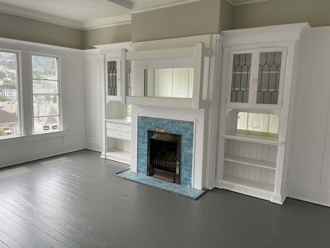 Building Photo - 323 FRE