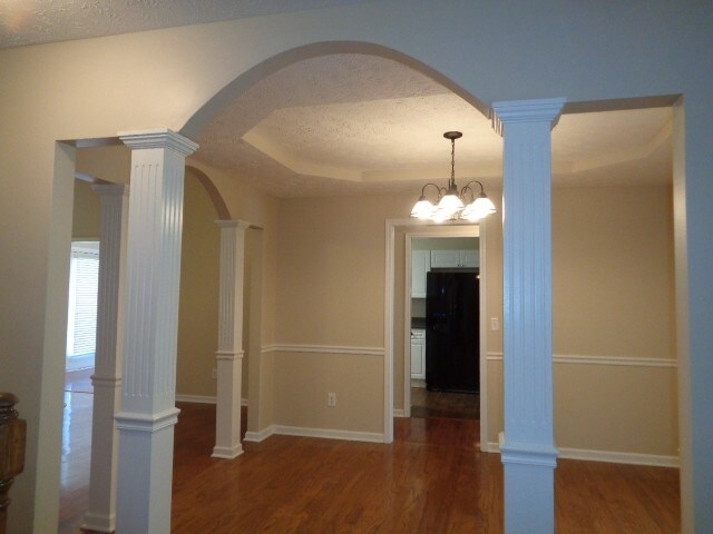 Building Photo - 614 Worthington Pl