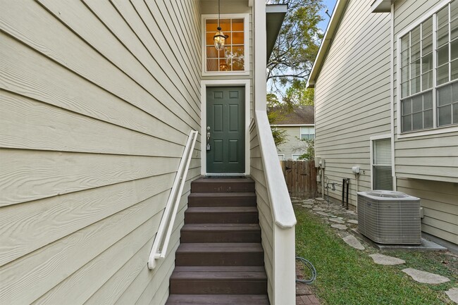 Building Photo - 195 S Walden Elms Cir