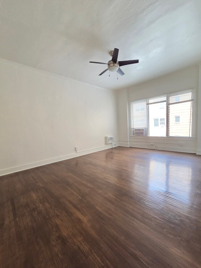 Building Photo - 1825 Ivar Ave