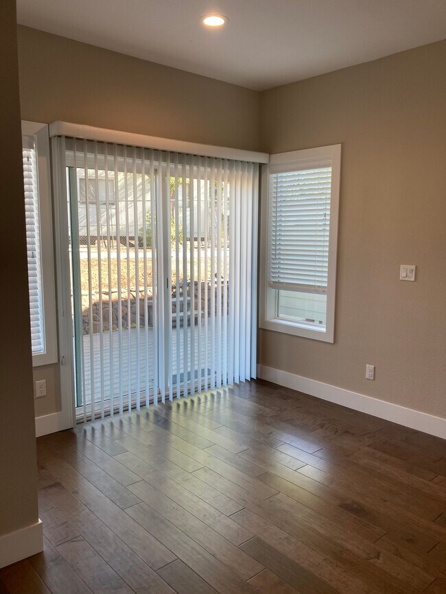 Building Photo - 2061 Stonefield Ln