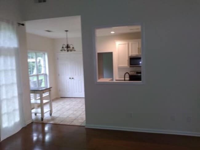 Building Photo - 6123 Lauren Cir