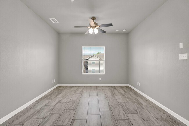 Building Photo - 4250 Dorel Dr