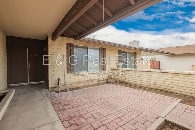 Building Photo - 5055 W Vogel Ave