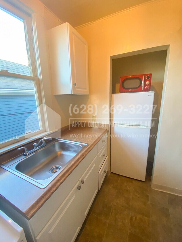 Primary Photo - 2130 Woolsey St