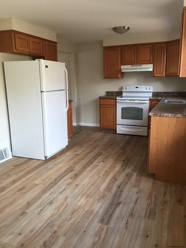 40 Swayze Dr, Latham, NY 12110 Townhome Rentals in Latham NY