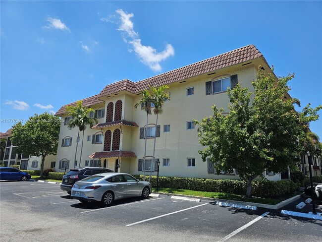 Building Photo - 259 S Cypress Rd