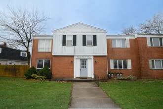 Building Photo - 2403 W 63rd Ave