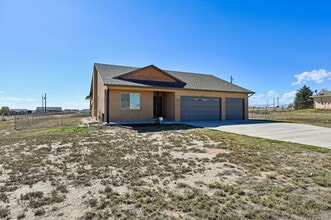 Building Photo - 1140 E Dove Creek Dr