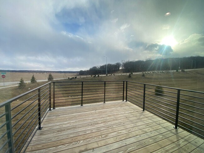 Building Photo - Luxury Newer Construction Home!