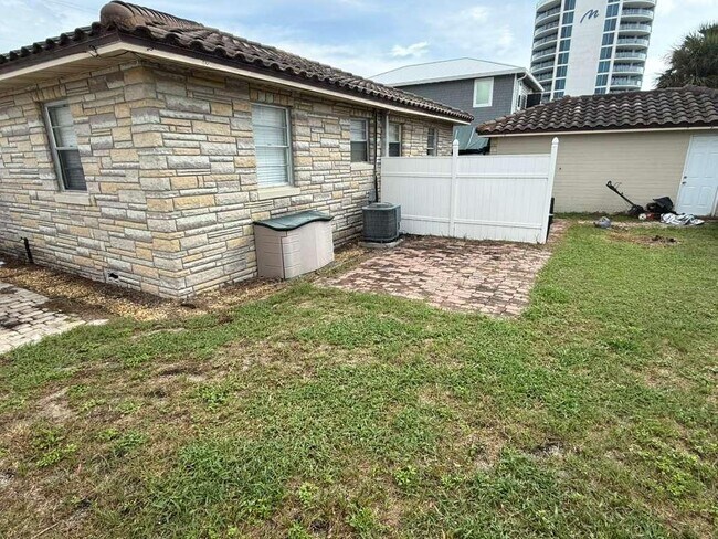 Photo - 140 Frazar Rd House