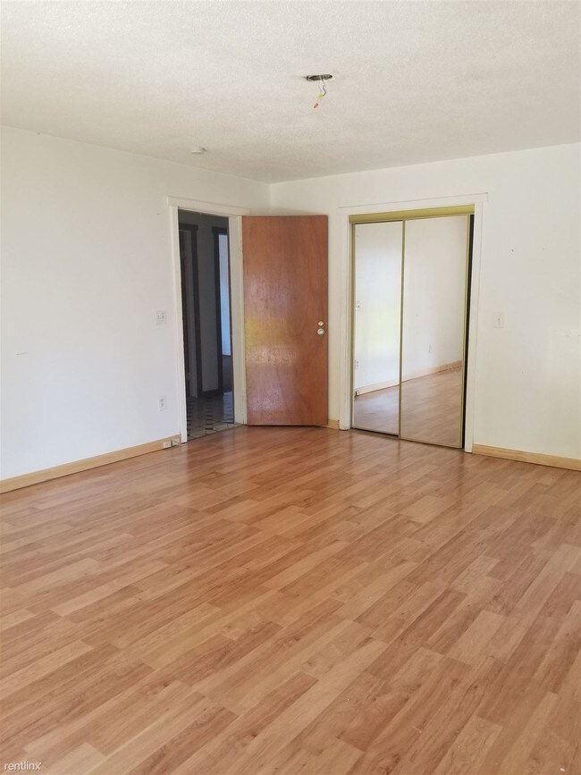 Foto del edificio - 4 br, 1 bath House - 48 Bowen St