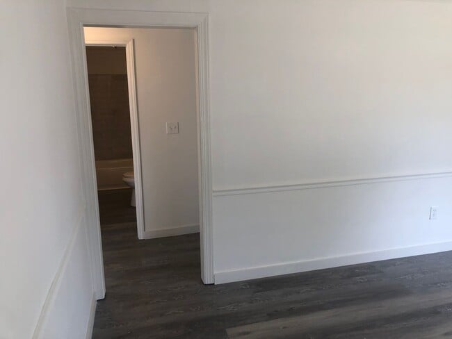 Foto del edificio - Newly remodeled home is located in Lancast...