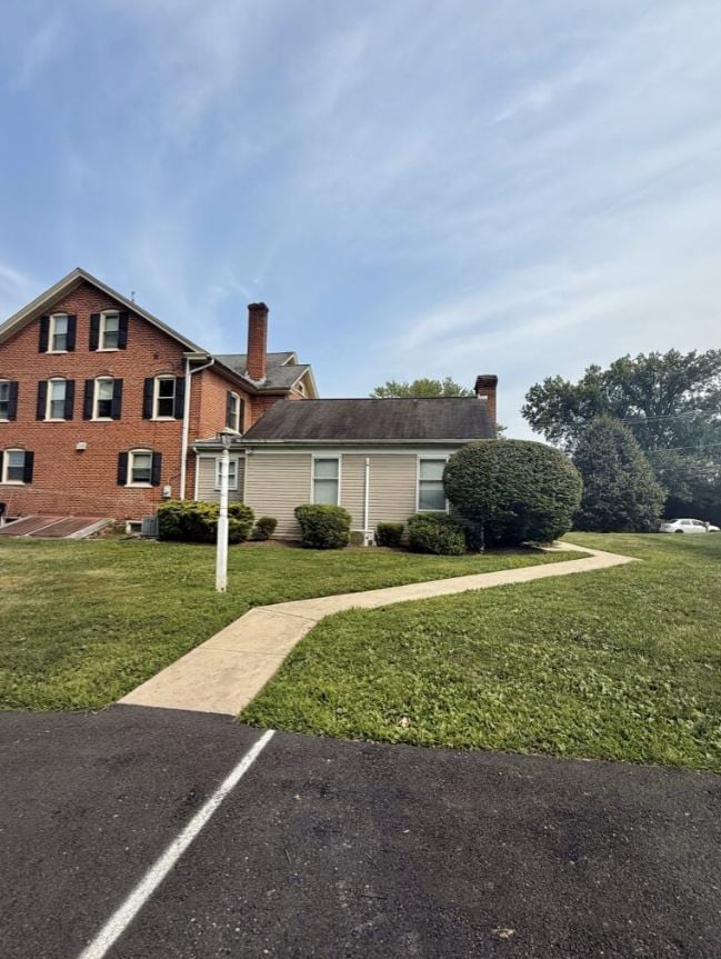 Building Photo - 405 Maple Ave