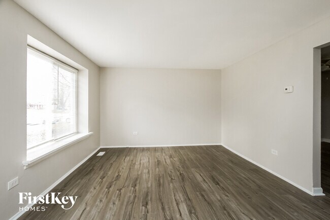 Building Photo - 903 Blackhawk Dr