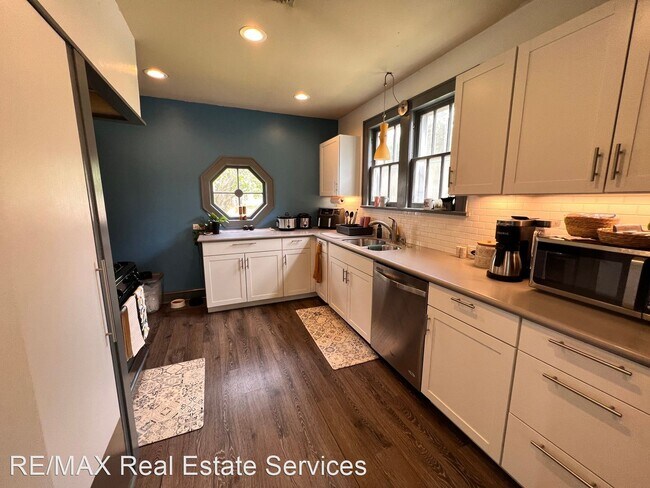 Building Photo - 2 br, 1 bath House - 257 Leo