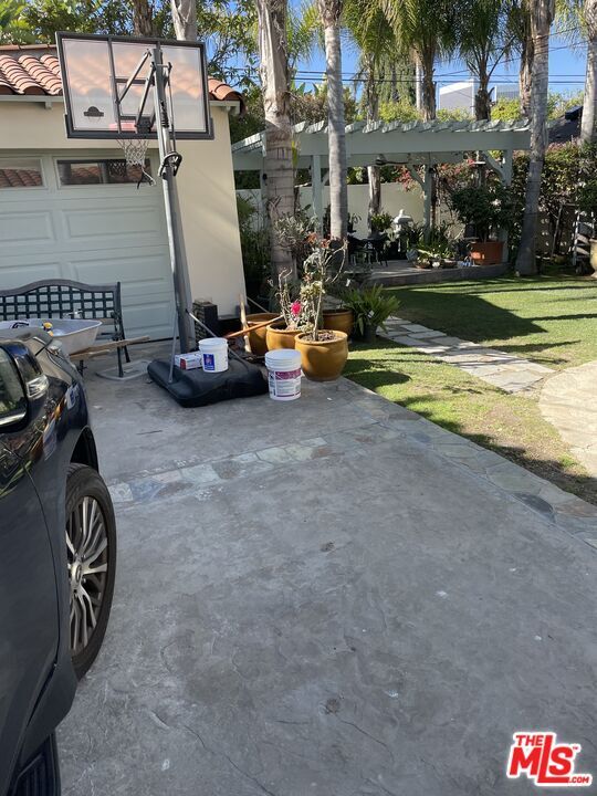 Building Photo - 455 S Rodeo Dr