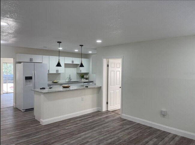 Building Photo - 2265 Dolphin Rd