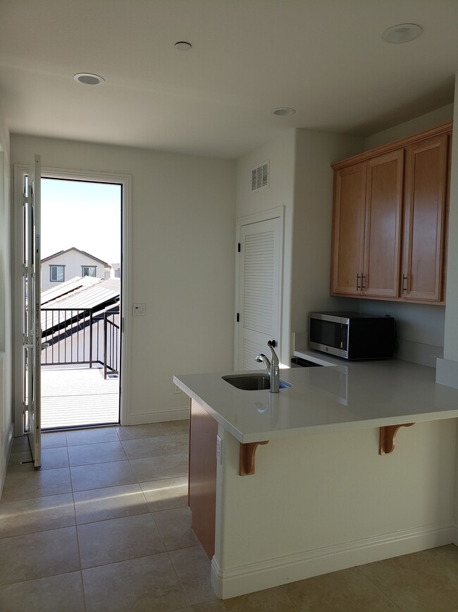 Building Photo - 1469 Terra Verde St