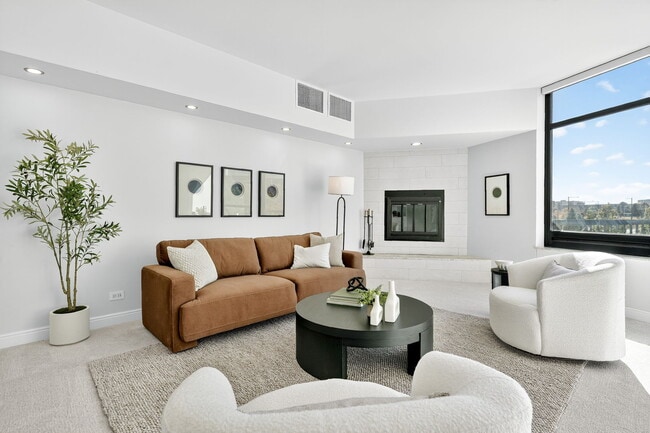 Building Photo - 1350 Lawrence St