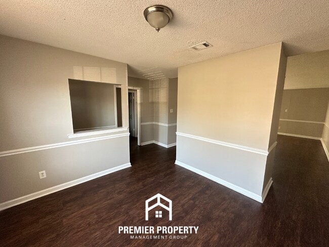 Building Photo - Spacious 4BR/2BA Memphis Home with Vaulted Ceilings, Island Kitchen & Fenced Yard