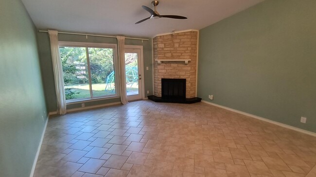 Building Photo - 3617 Doe Trl