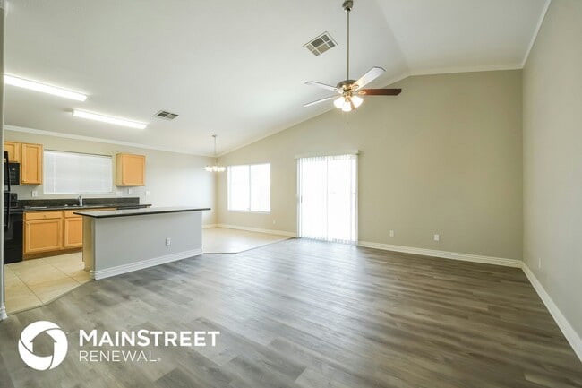 Building Photo - 3424 W Lone Cactus Dr