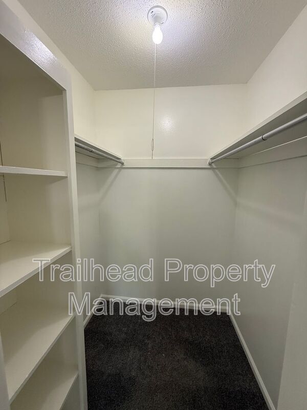Building Photo - 7716 W 85th St