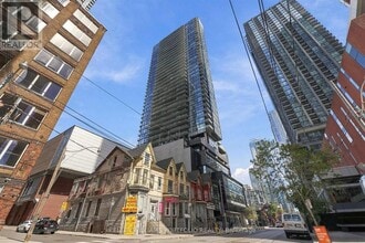 Building Photo - 290 Adelaide St W