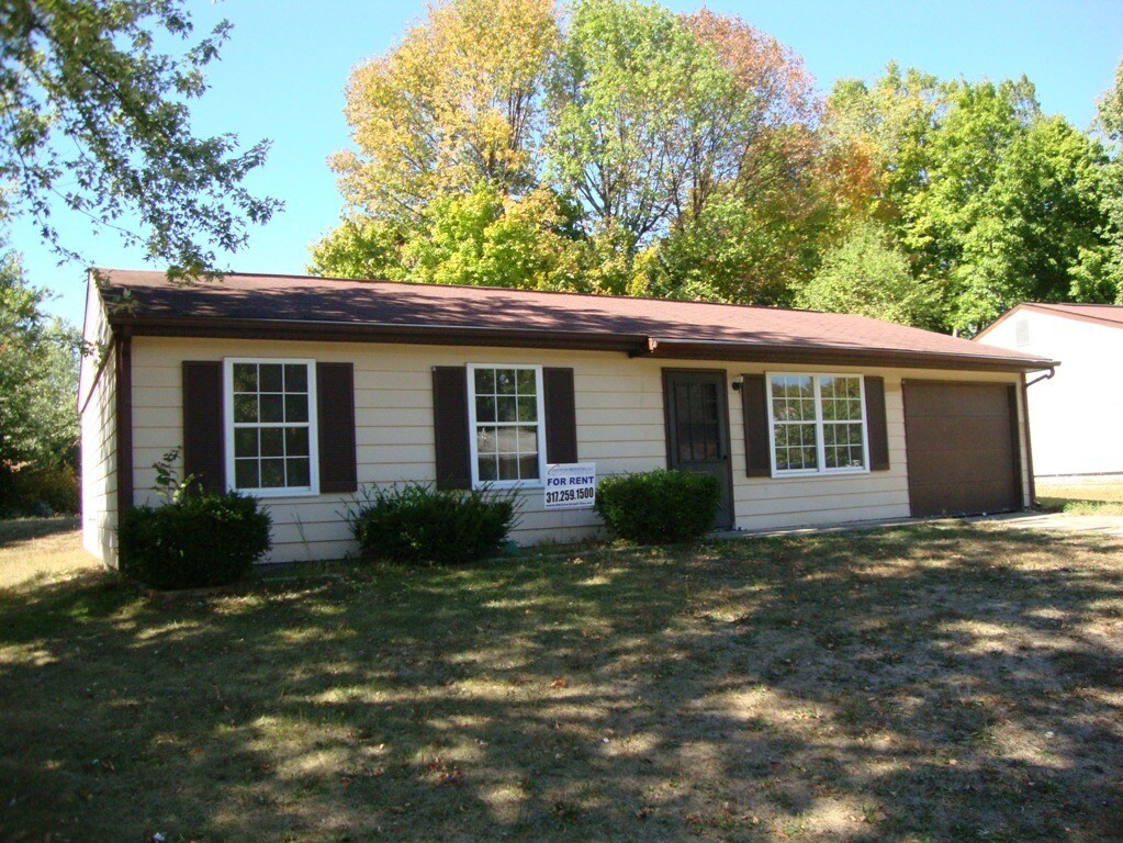 Foto principal - Franklin Township Three Bedroom Ranch