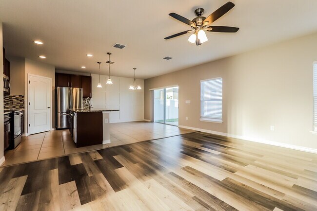 Foto del edificio - 14217 Poke Ridge Dr