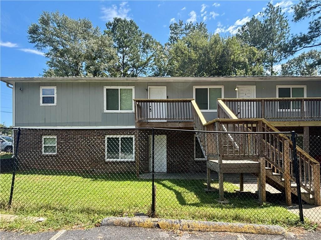 Foto principal - 6077 Pine St