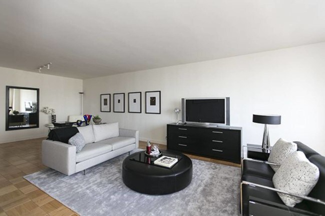 Foto del edificio - 126-300 E 56th St