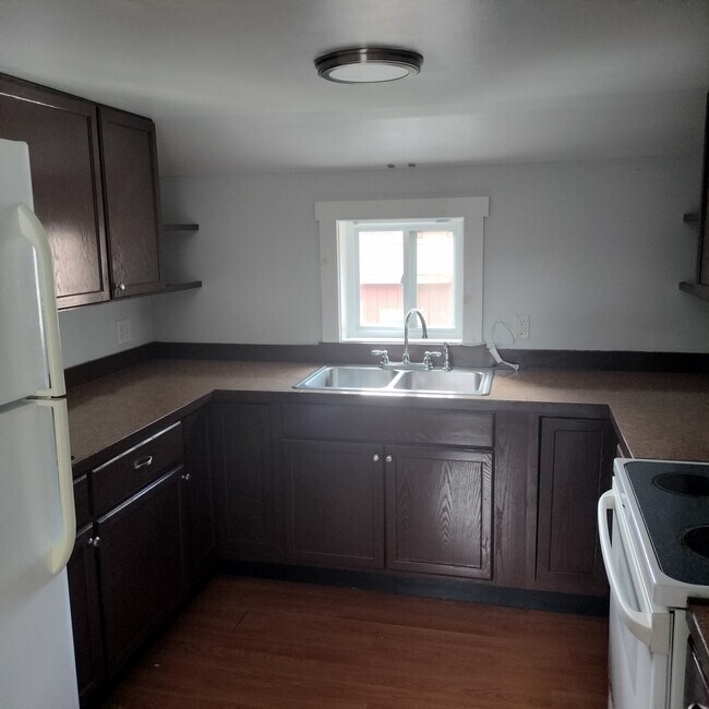 15 Jefferson St Unit 2, Augusta, ME 04330 Apartments in Augusta, ME