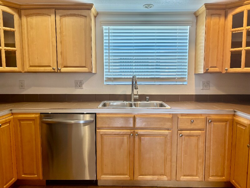 Foto principal - 6033 Eleanor Ave