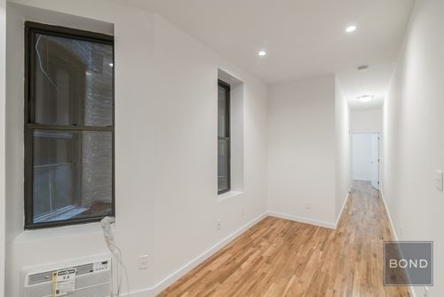 Building Photo - 440 W 51st St