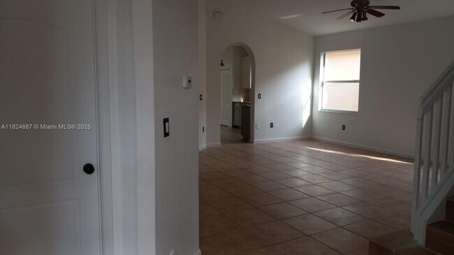 Foto del edificio - 1037 NE 37th Pl
