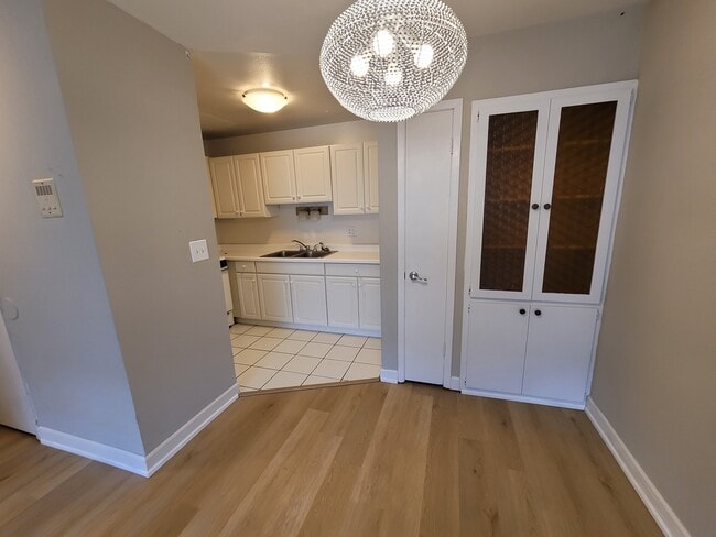 Building Photo - Ariel Place Apartments