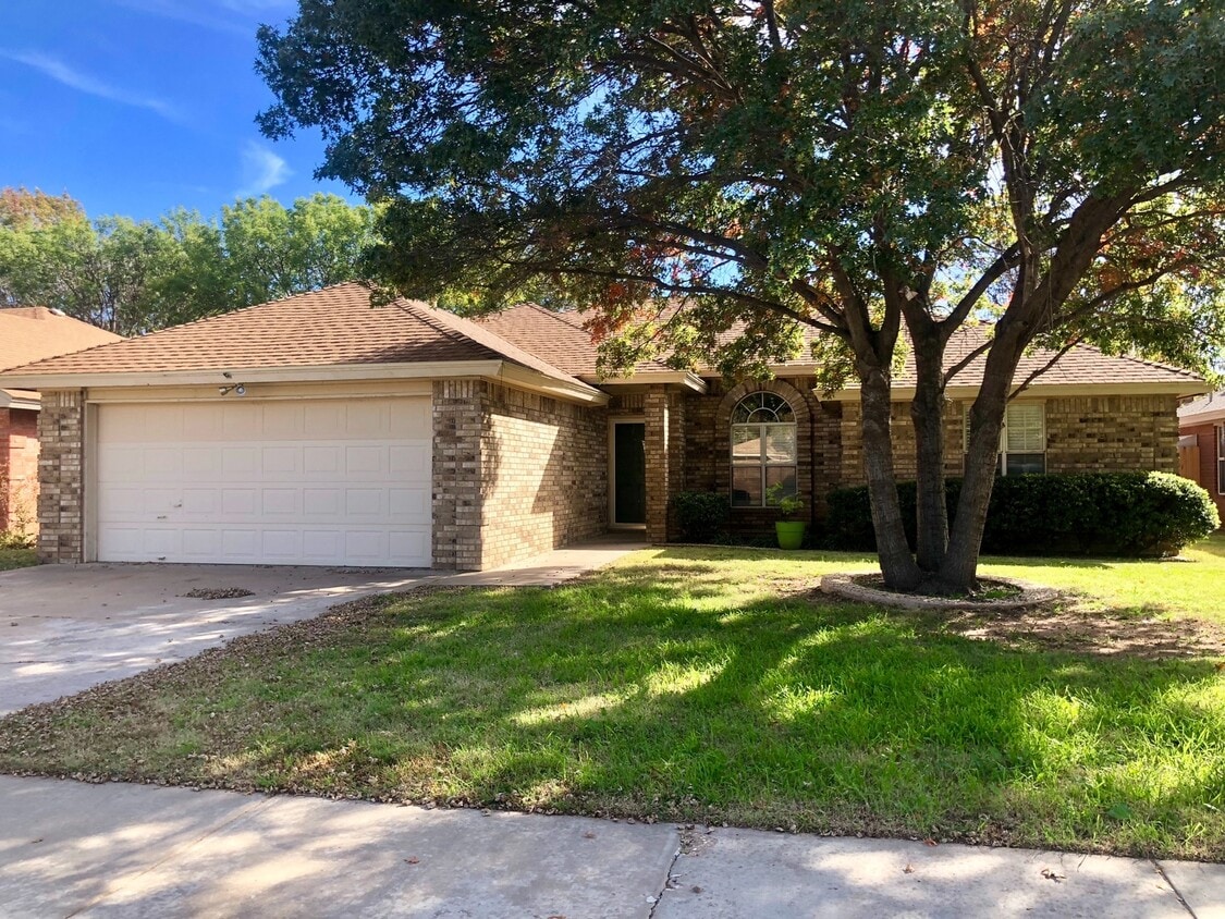 Foto principal - Price Improvement on this 4 bedroom