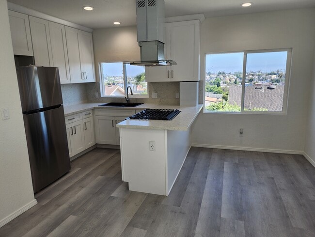 COCINA \ COMEDOR - 2625 J St