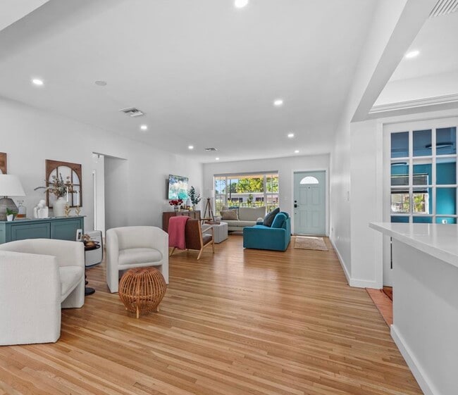 Foto del edificio - 6331 SW 18th St