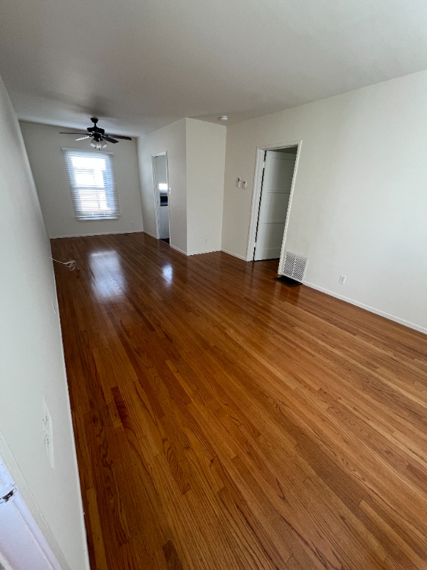 Building Photo - 209 W Maple St