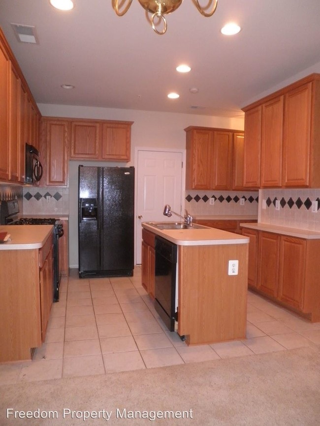 Foto del edificio - 3 br, 2.5 bath House - 9556 Walker Way
