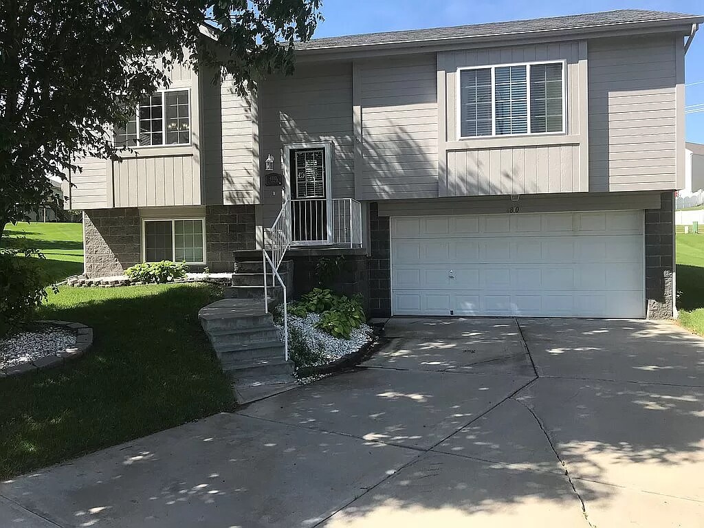 Foto principal - 4810 S 190th Cir