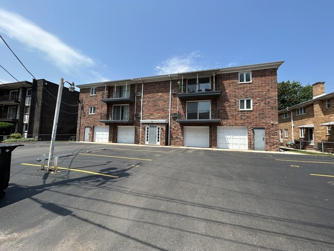 Building Photo - 21 S Waiola Ave