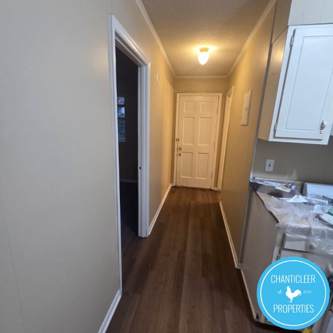 Building Photo - 115 Florence St