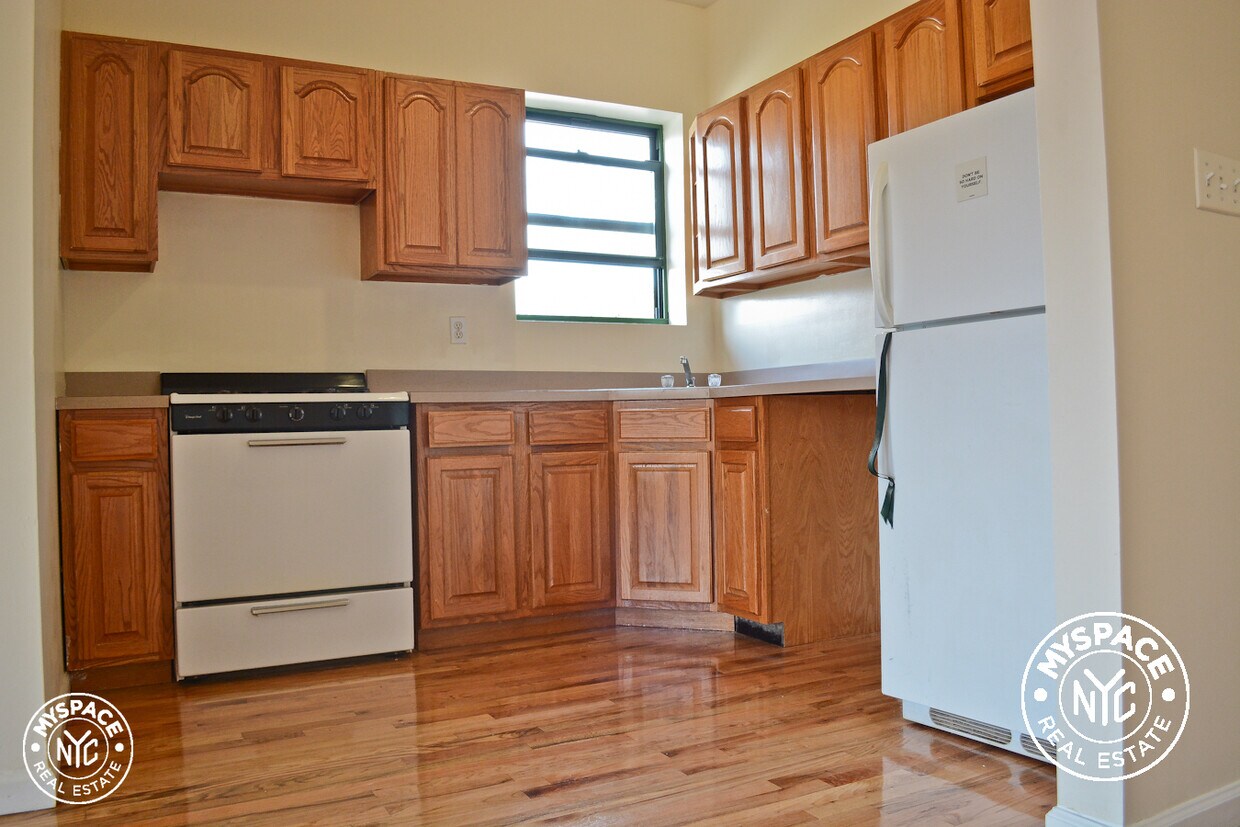 Primary Photo - 453 Classon Ave