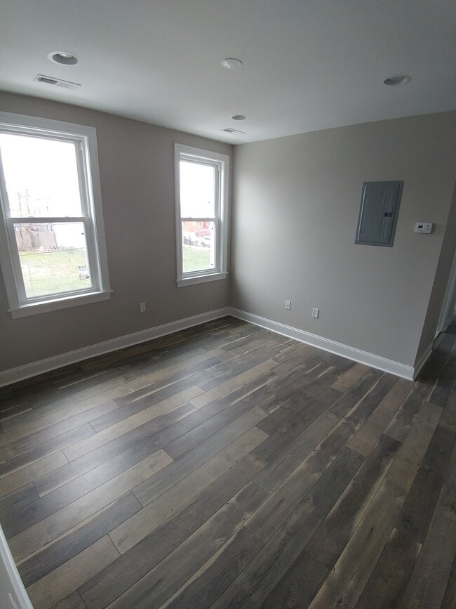 Photo - 2000 Mercy St Apartment