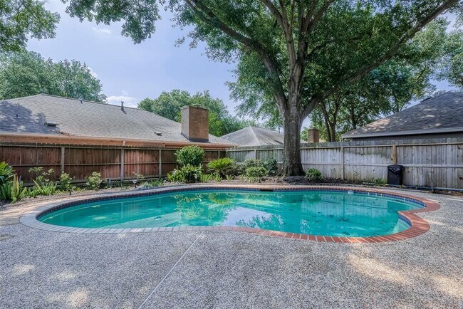 Building Photo - 415 Sandy Bluff