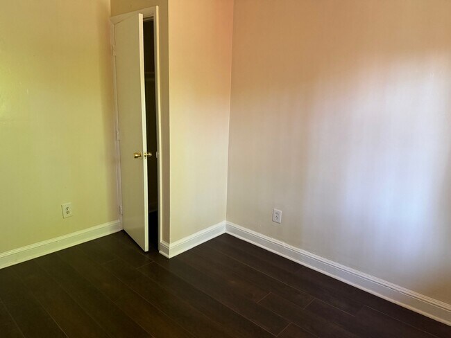 Foto del edificio - 63 Galveston Pl SW